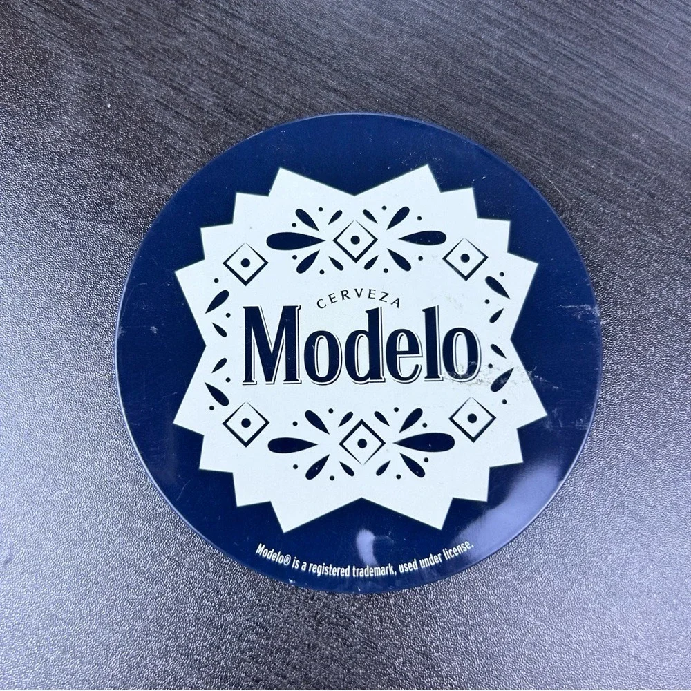 Modelo 5 Set Beer Bar Collectibles: 2 Pint Glasses + Ice Bucket + 2‎ Coasters